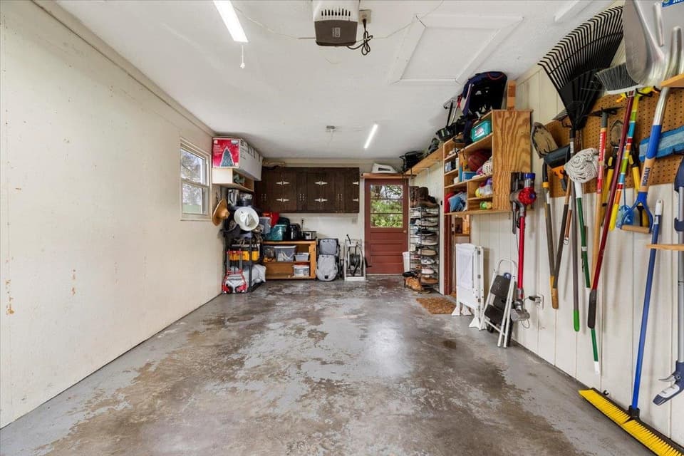 80 Henley Drive, photo 20 of 40