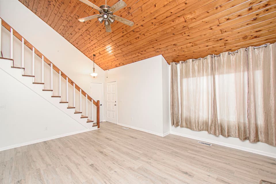 1265 Flint Drive, photo 4 of 35
