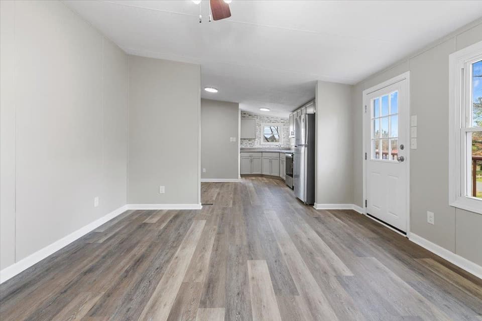 505 North Drive NE, photo 7 of 40