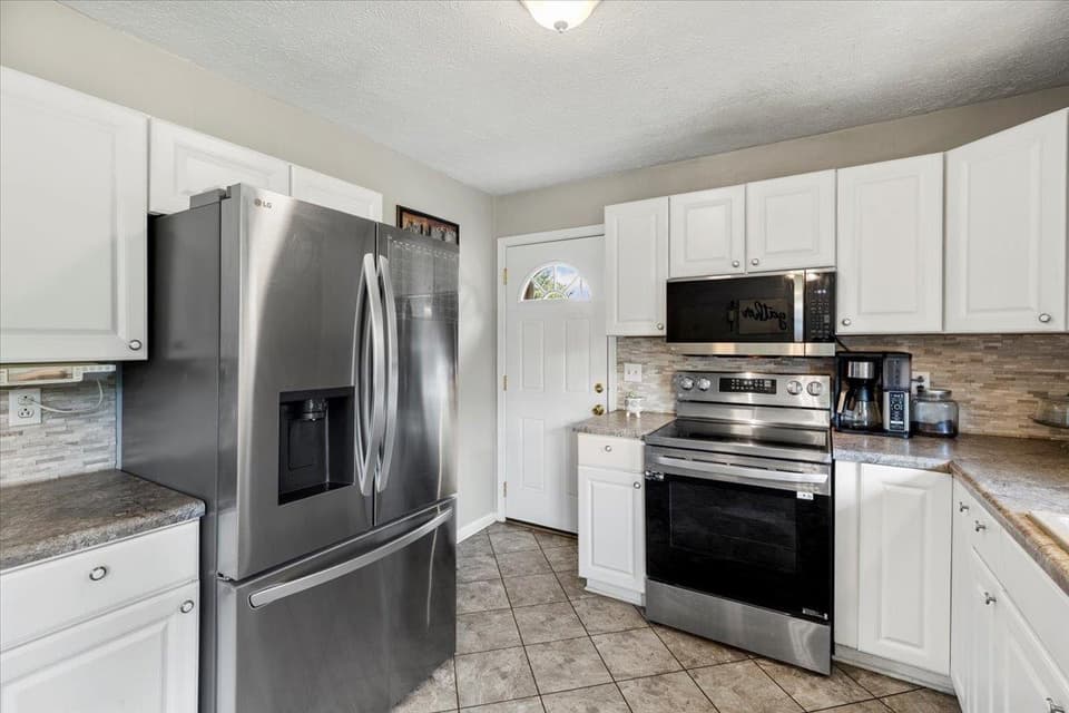 2318 Plateau Drive, photo 9 of 40