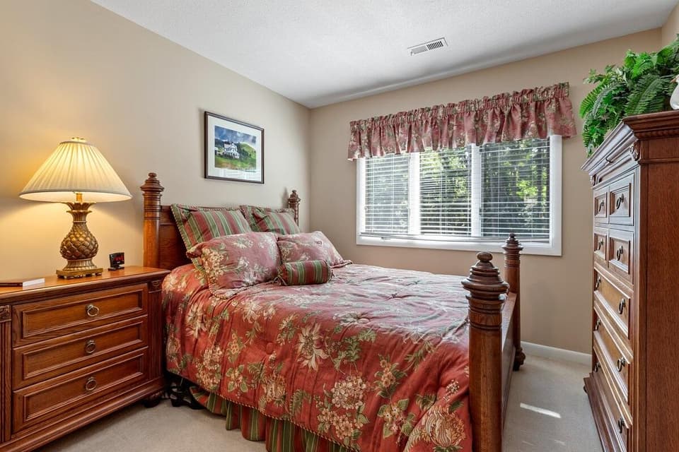 255 Patricia Lane NE, photo 33 of 35