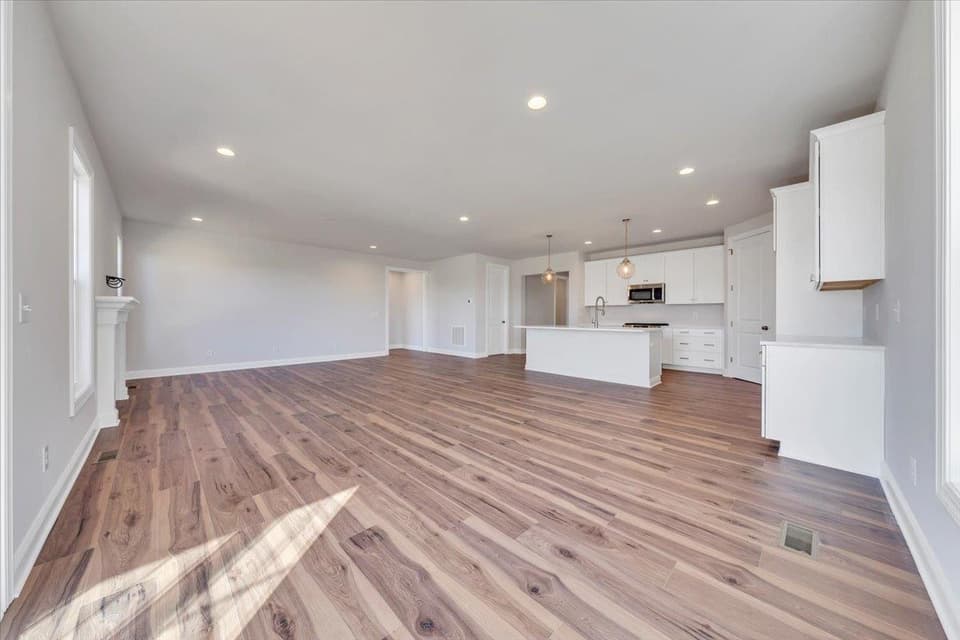 1000 Round Meadow Drive, photo 7 of 24