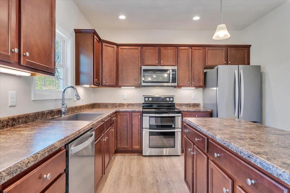 1140 Crosscreek Drive, photo 8 of 40