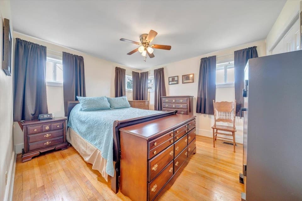 625 Mountainview Drive SW, photo 10 of 31