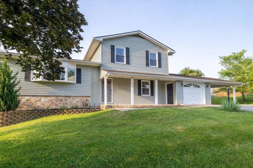 870 Cambria Street NW, photo 37 of 40