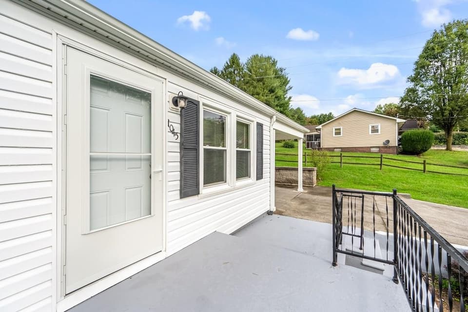 1045 Brown Street, photo 6 of 40