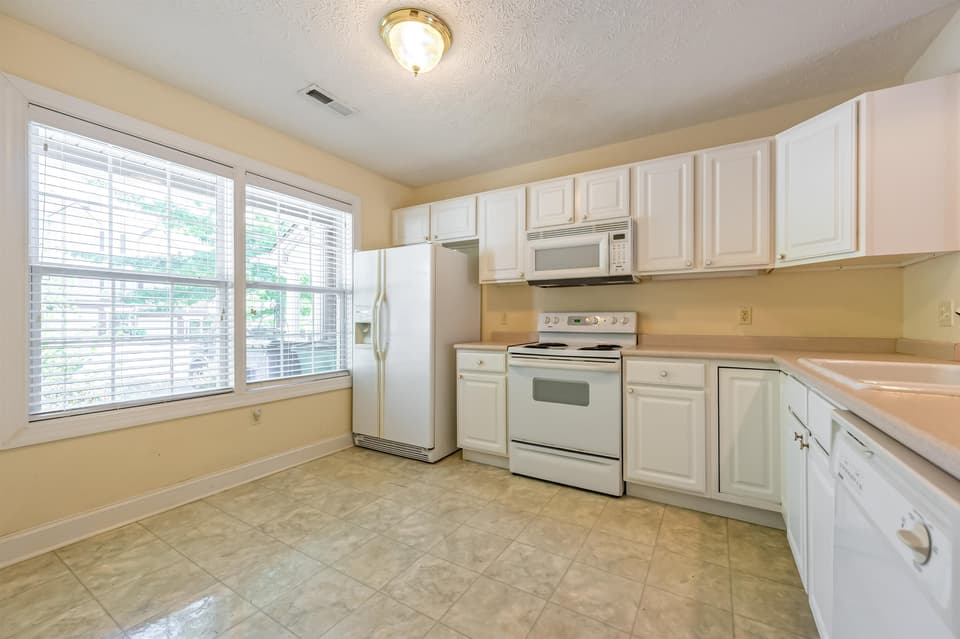 120 Blue Leaf Drive, photo 11 of 40