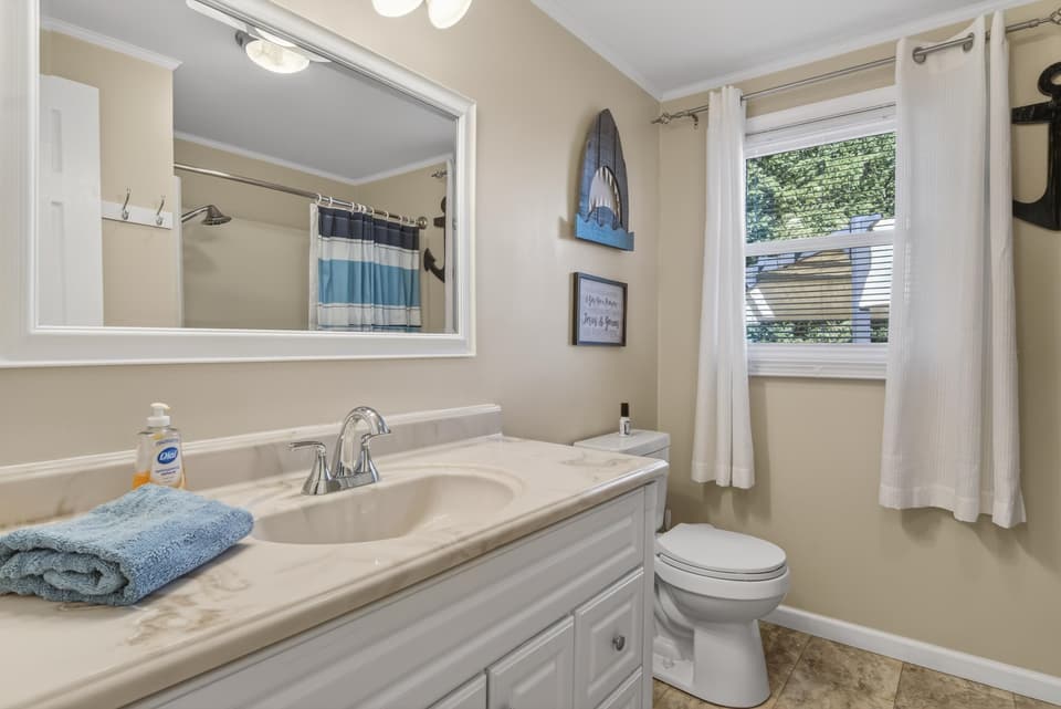 670 Lawn Drive, photo 27 of 40
