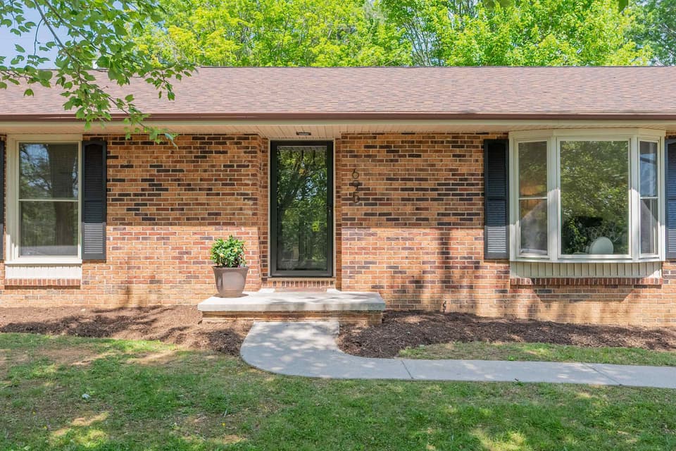 695 Carson Drive, photo 9 of 37