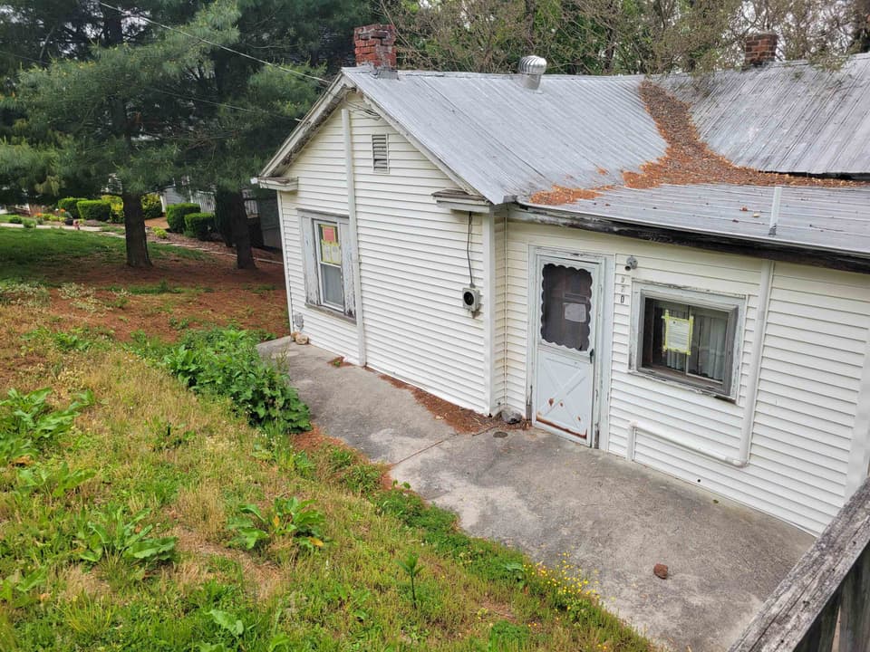 570 Schaeffer Drive, photo 2 of 24