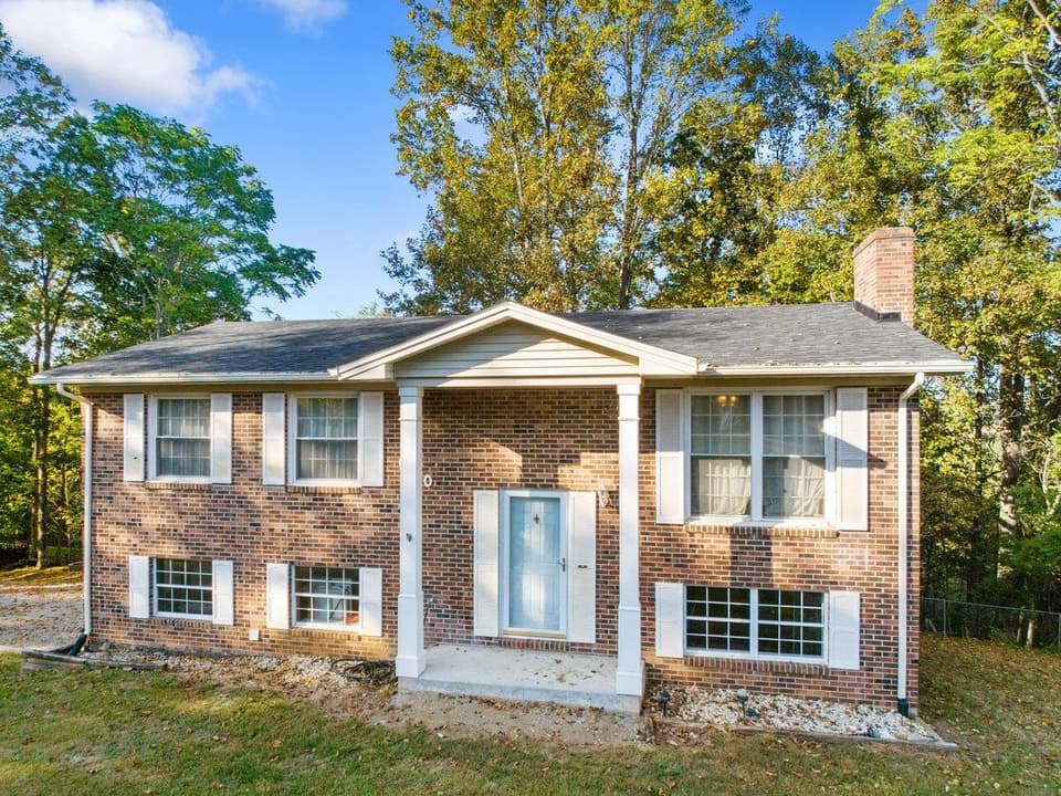 660 Black Bear Run Road, Christiansburg, VA