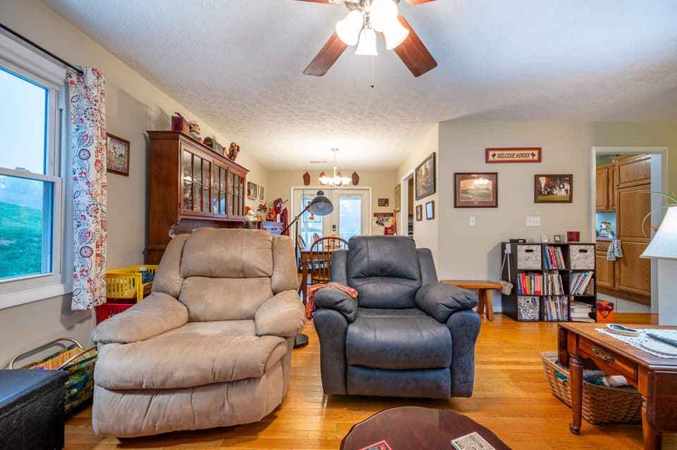 460 Mulberry Drive SW, photo 16 of 40