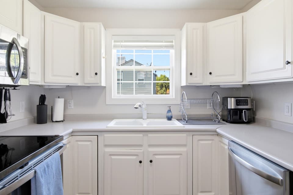 475 Silver Leaf Drive, photo 12 of 34