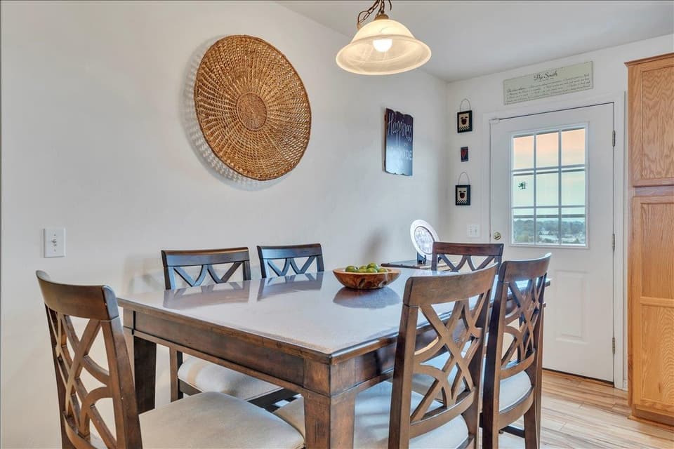 445 Chelsea Loop, photo 15 of 40