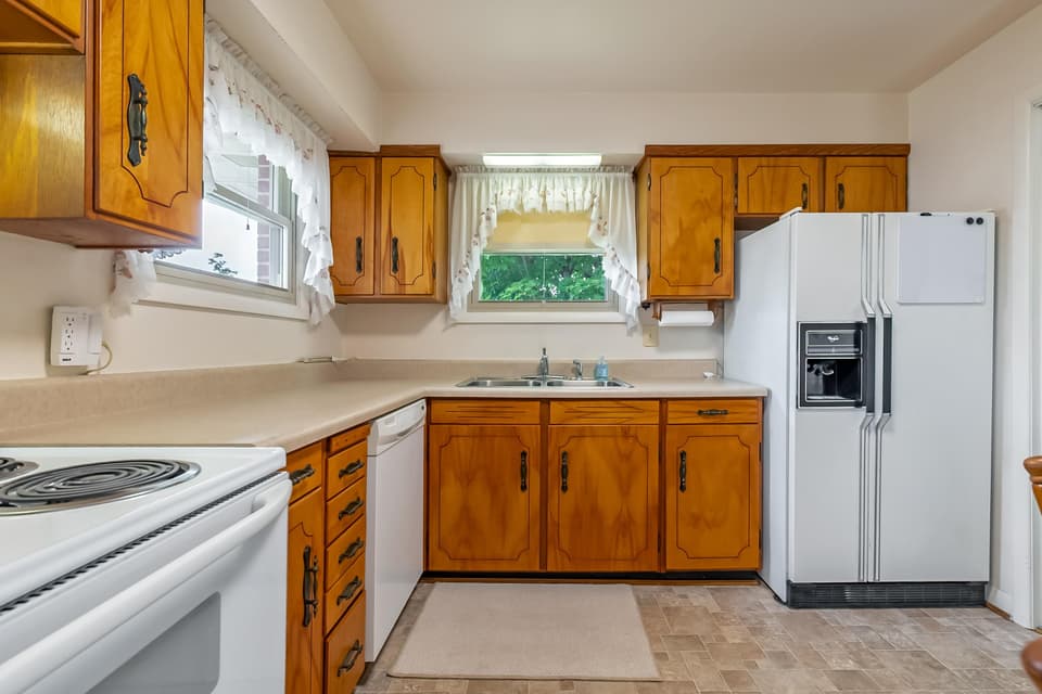 109 Longview Drive, photo 8 of 30