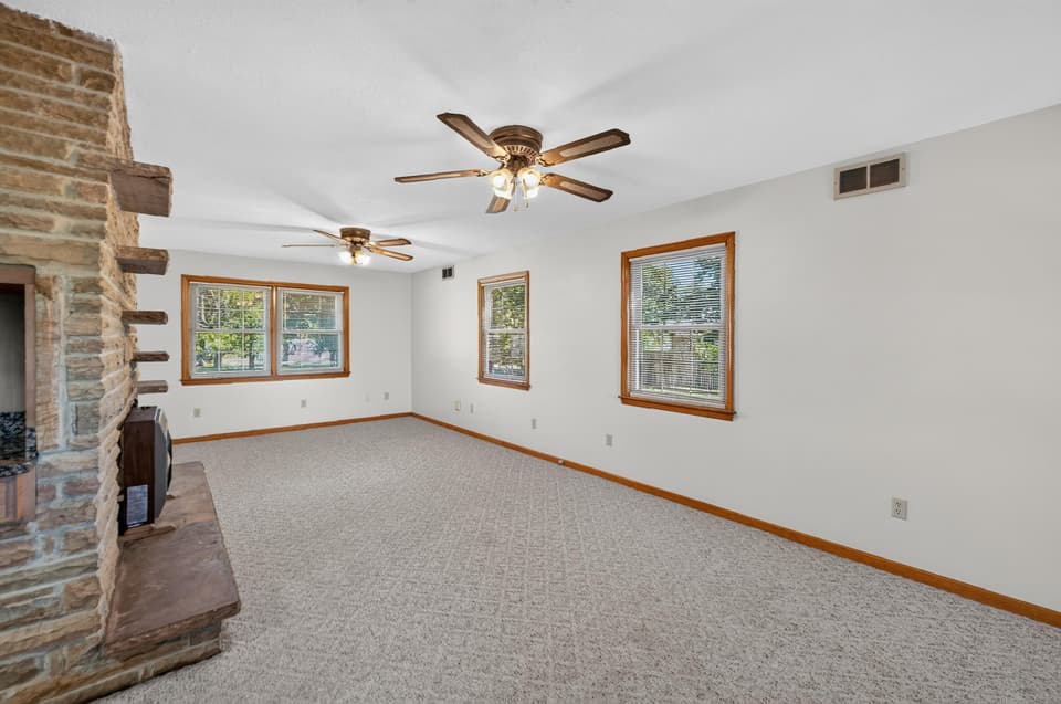 350 Teel Street, photo 26 of 40