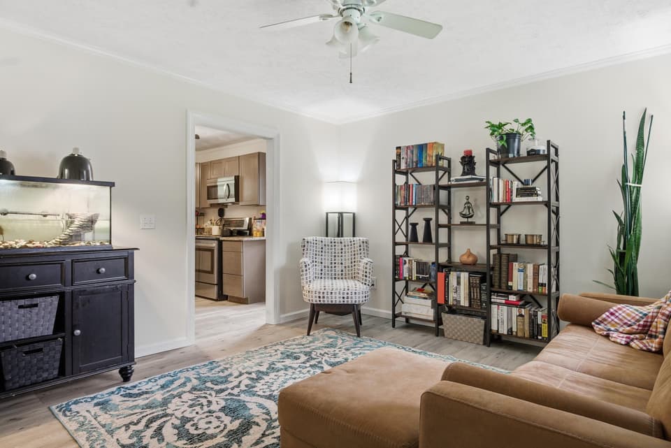 460 Chrisman Street, photo 4 of 30