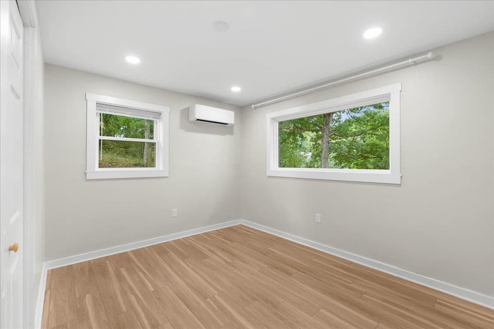 1370 Roanoke Street, photo 29 of 40