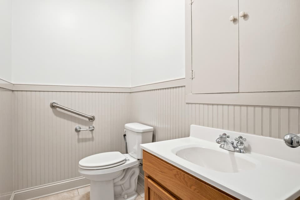 660 W Main Street, photo 34 of 40