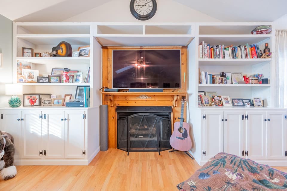 225 Pelham Lane, photo 12 of 40
