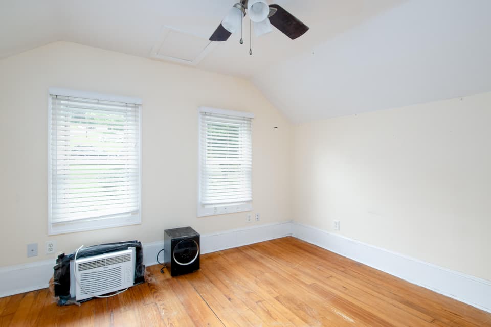 855 E Main St, photo 18 of 35