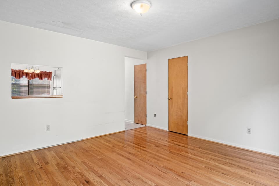 2596 Glade Drive SE, photo 11 of 24