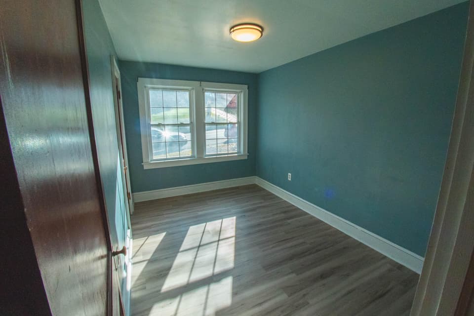 411 W Main St, photo 31 of 37
