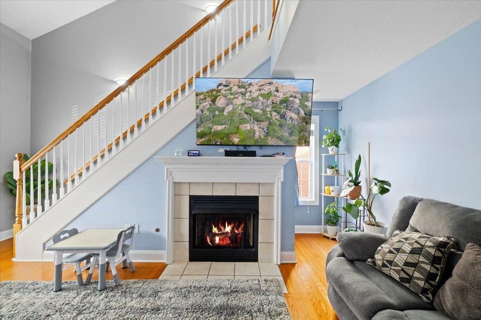 705 Oak Tree Boulevard NW, photo 4 of 31