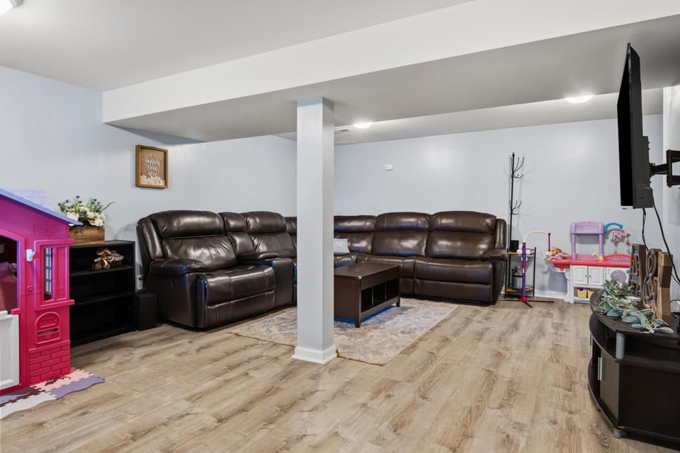 2301 Viewland Circle, photo 22 of 40