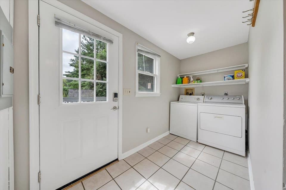 340 Montgomery Street, photo 21 of 32