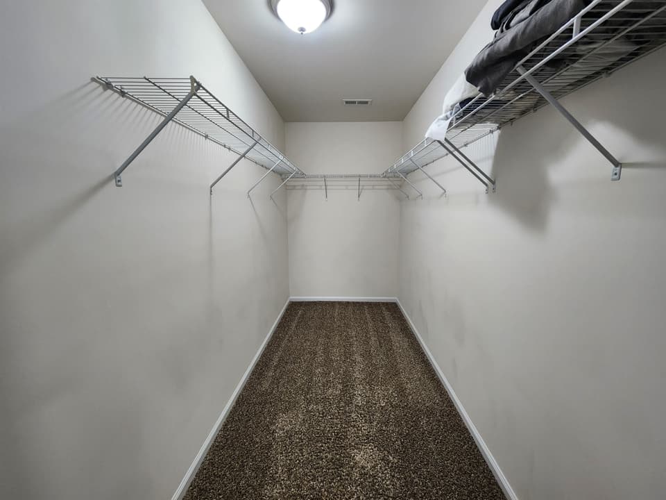 190 Aldwych Avenue, photo 33 of 40