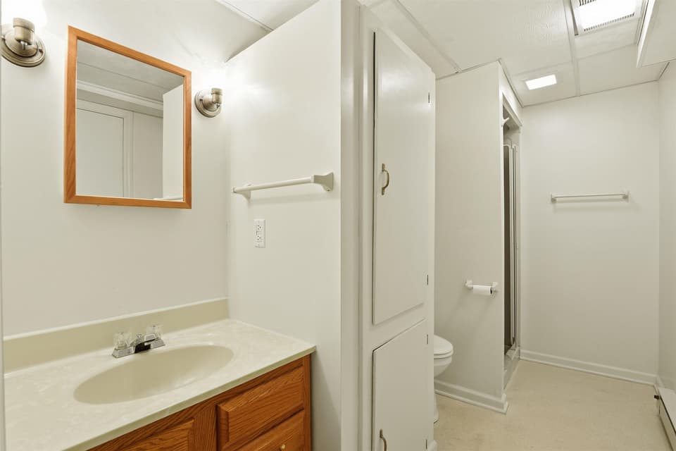 604 E Main Street, photo 31 of 40