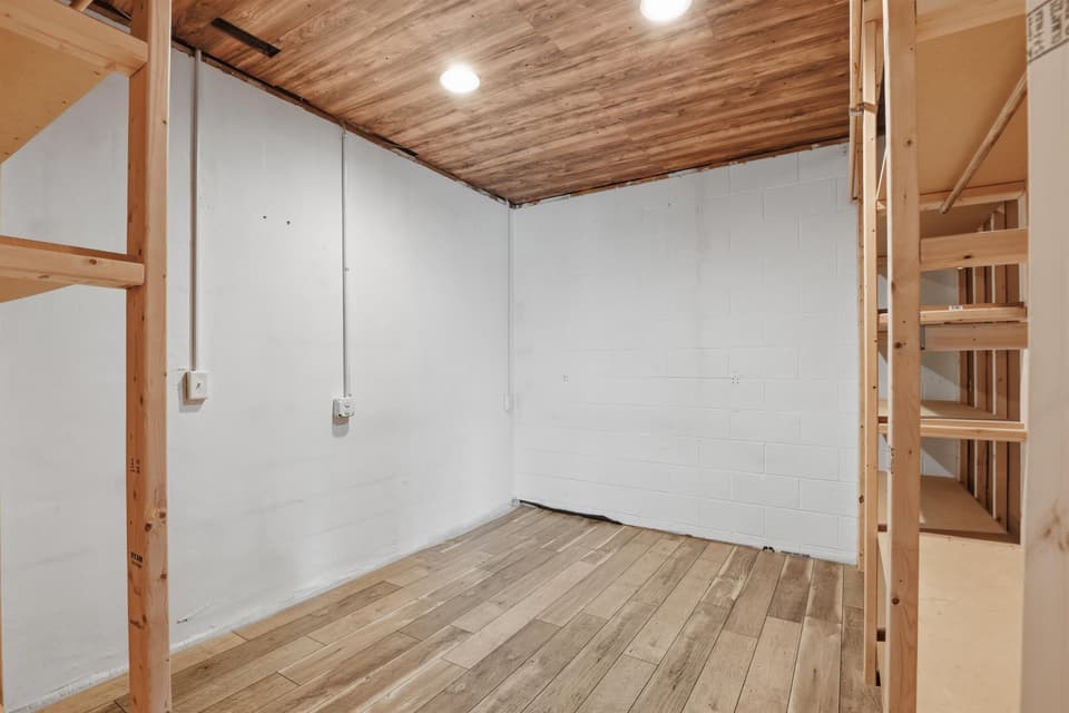 1410 Sherwood Drive, photo 40 of 40