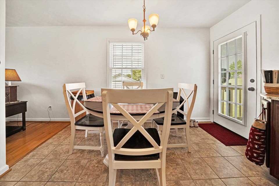540 Harkrader Street, photo 10 of 35