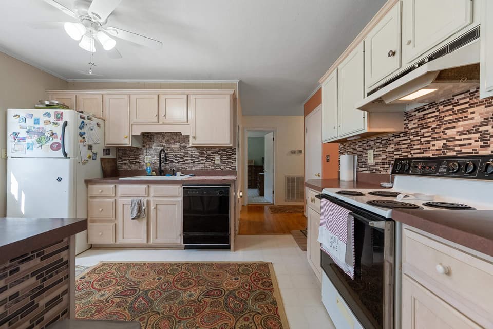 195 Ash Drive, photo 21 of 40