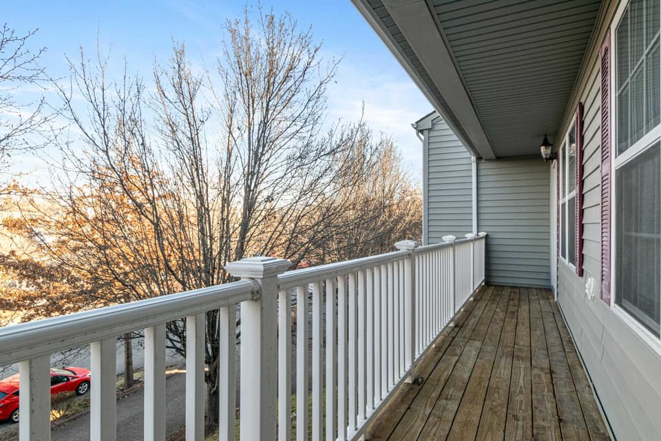 560 Oak Tree Boulevard, photo 12 of 40