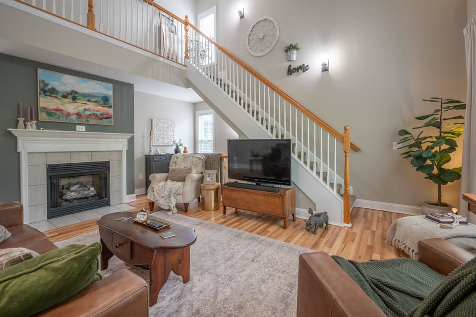 420 Tall Oak Boulevard, photo 7 of 40
