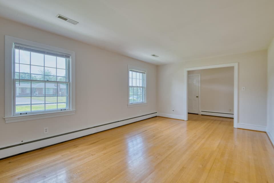 108 Roseland Drive, photo 13 of 40