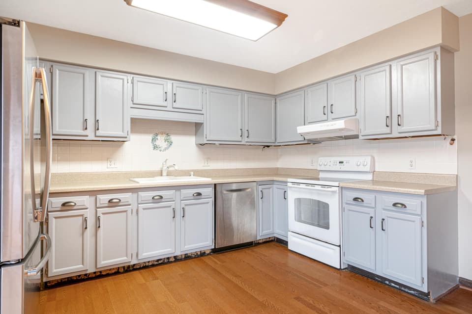 395 Arrowhead Trail, photo 9 of 40
