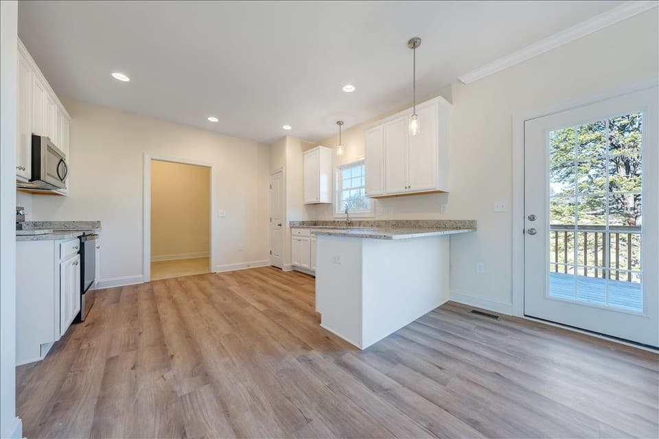 1550 Kensington Way, photo 9 of 32