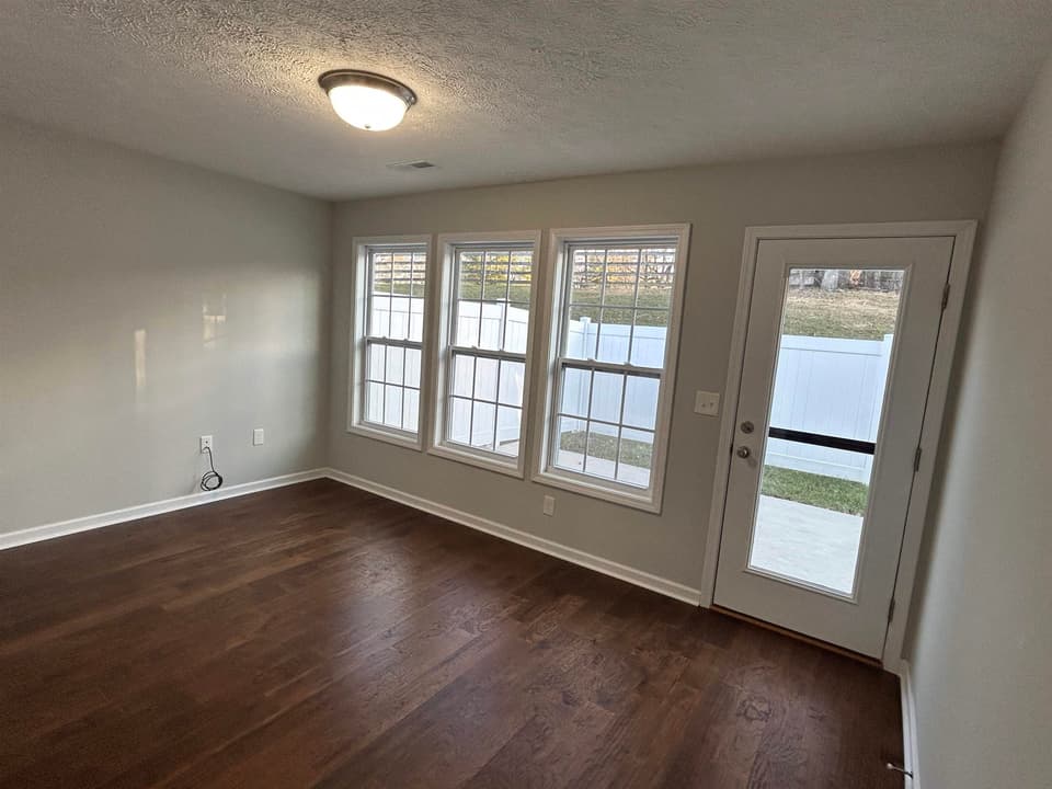 2225 Giles Drive, photo 8 of 23