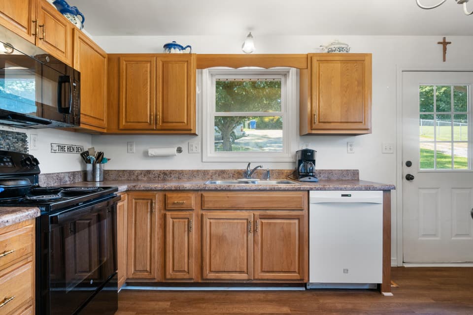 3494 Roanoke Street, photo 15 of 30