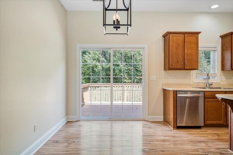 230 Meadow Drive, photo 10 of 40