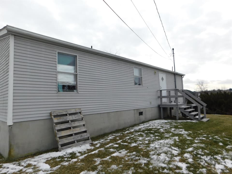 104 Chapel Street, photo 2 of 12