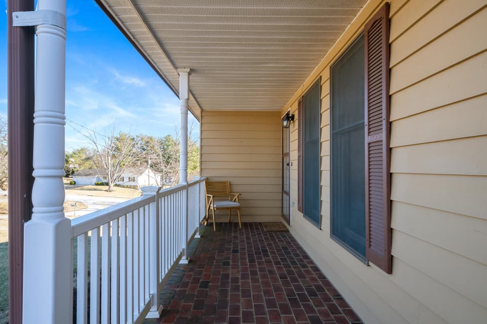 15 Massie Drive NW, photo 9 of 40