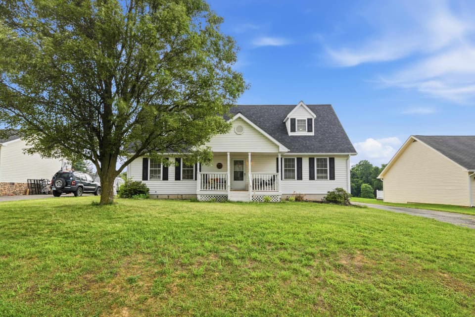1685 Forelmont Street, photo 4 of 40