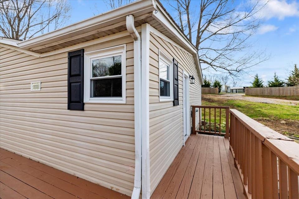 505 North Drive NE, photo 37 of 40