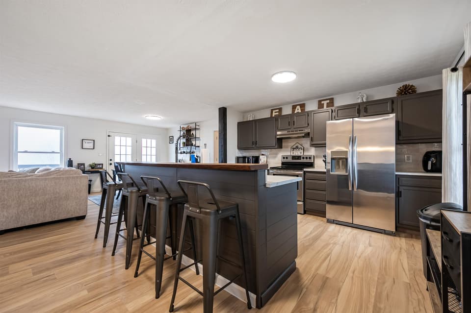 50 Woodridge Drive, photo 4 of 40