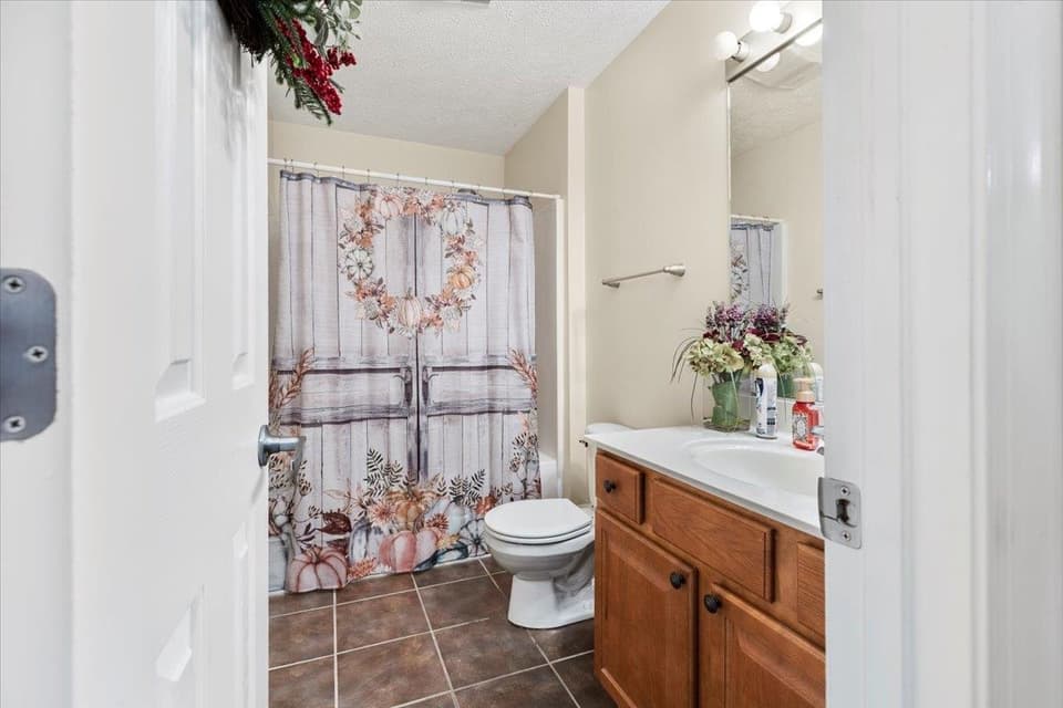 910 Oak Tree Boulevard, photo 26 of 40