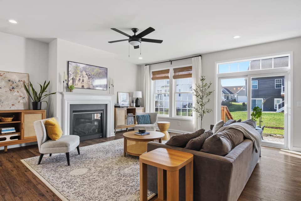 845 Jefferson Circle, photo 16 of 40